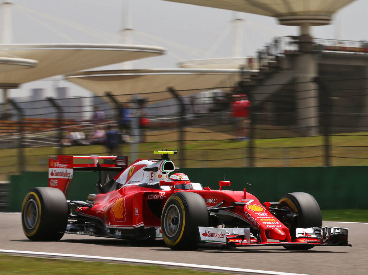 Foto zur News: Formel 1 China 2016: Ferrari fordert Mercedes heraus