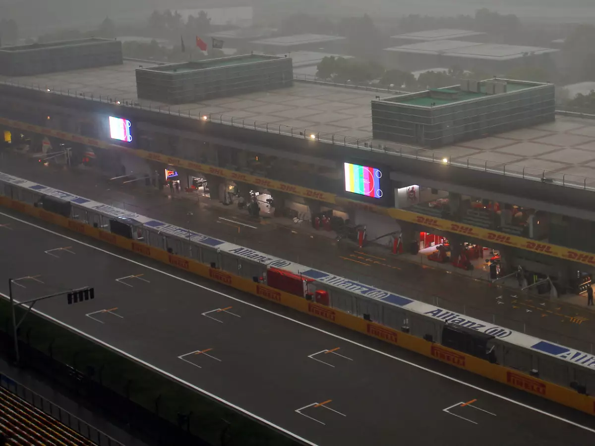 Foto zur News: Formel 1 China 2016: Regen-Bestzeit für Sebastian Vettel