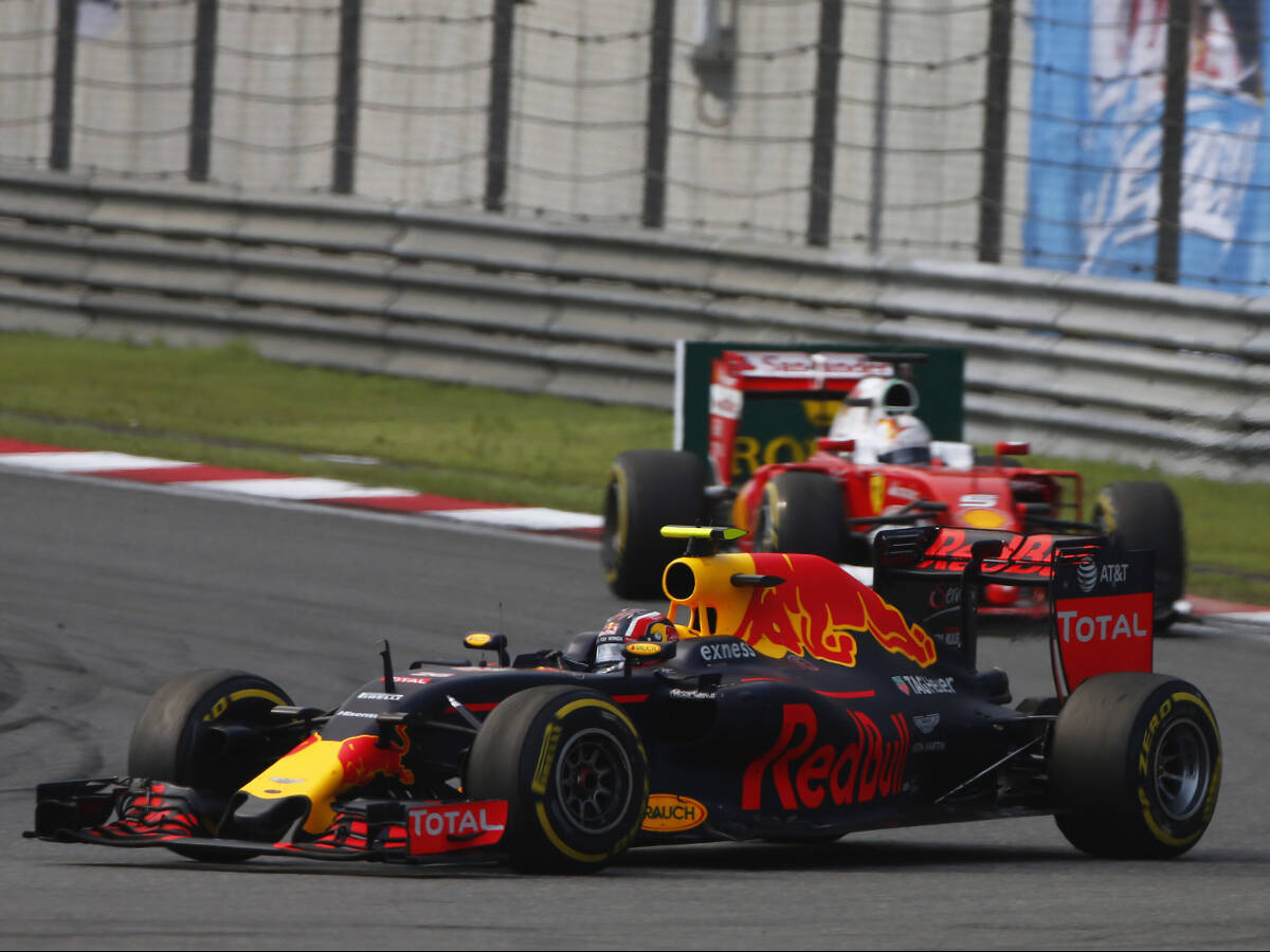 Foto zur News: Missglückte Reifenwahl: Wieso Kwjat gegen Vettel verlor