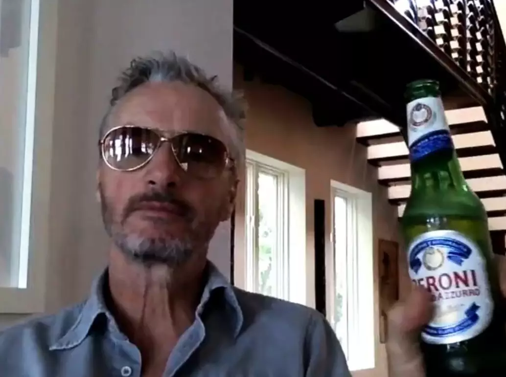 Eddie Irvine Foto zur News: Drink mit Eddie Irvine: Wie er Jaguar Millionen abgezockt hat