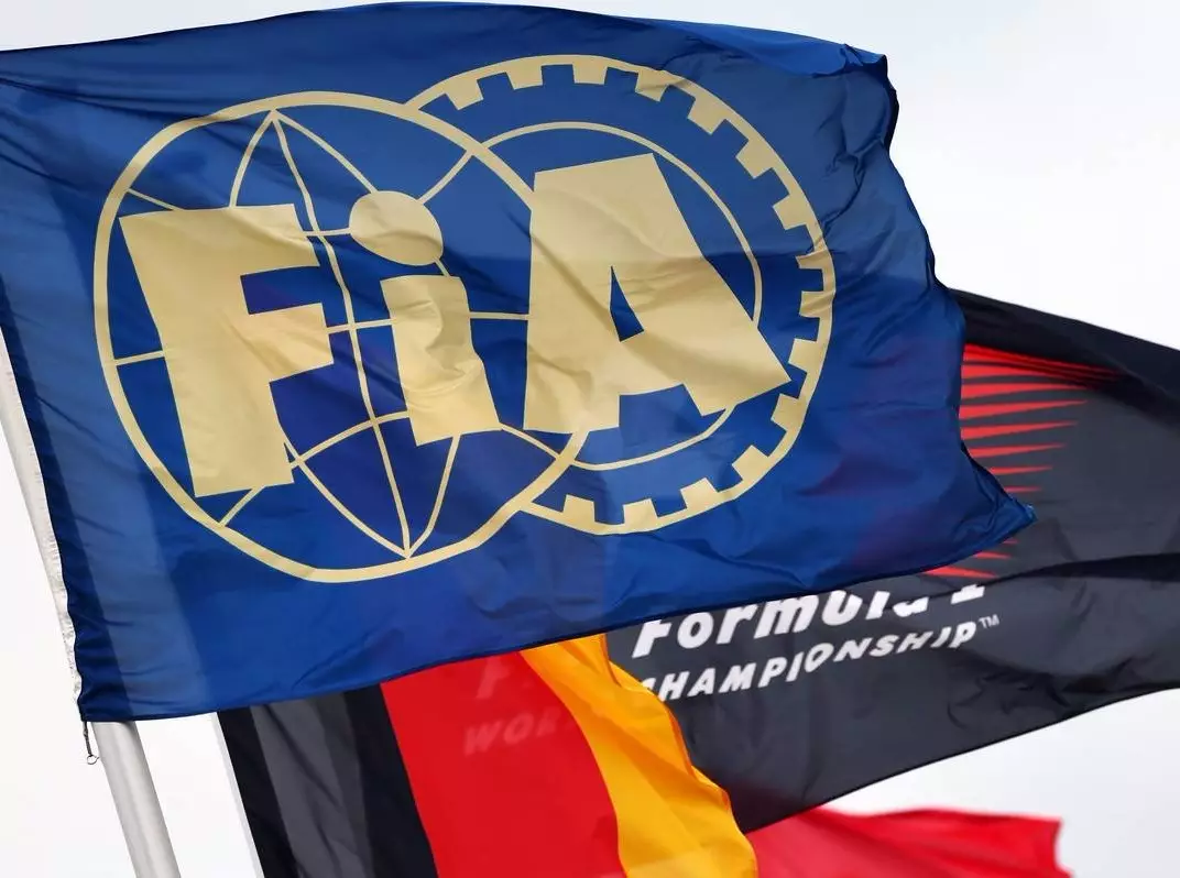 FIA Flagge Foto zur News: Motorenregeln: Es wird günstiger und künstlich lauter