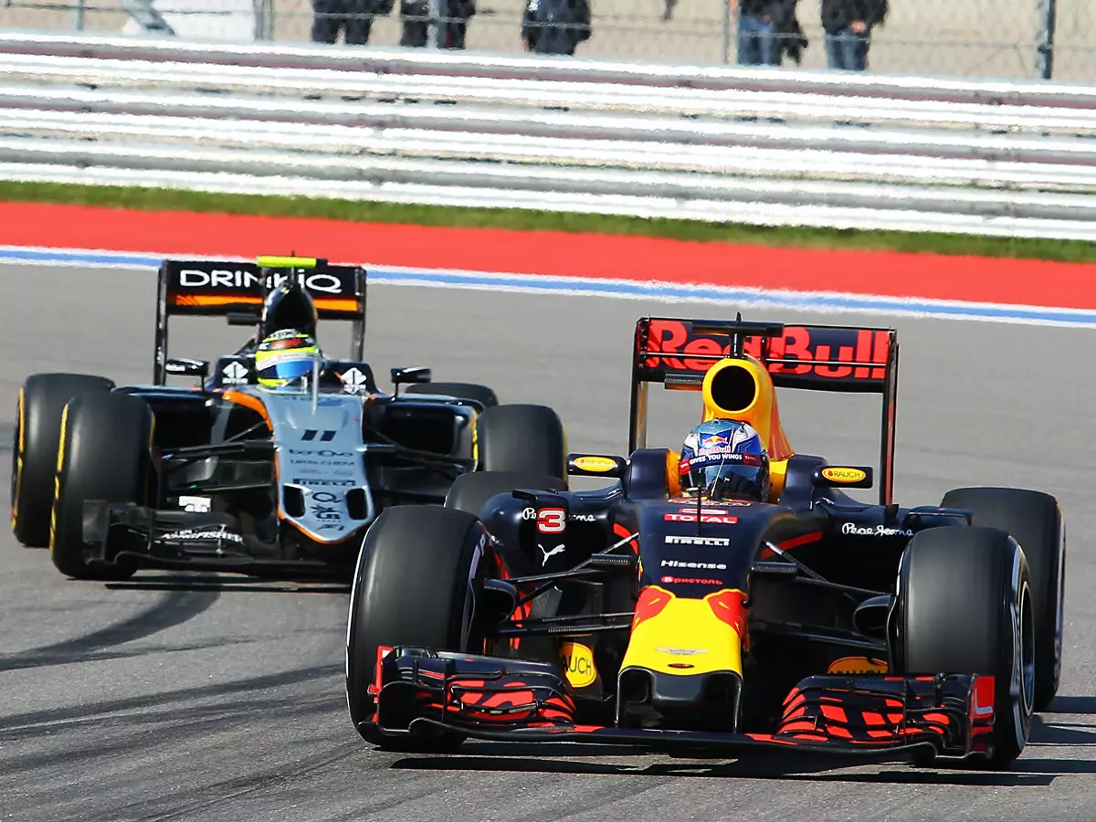 Daniel Ricciardo Foto zur News: Helmut Marko: Red Bull wird 2016 noch gewinnen