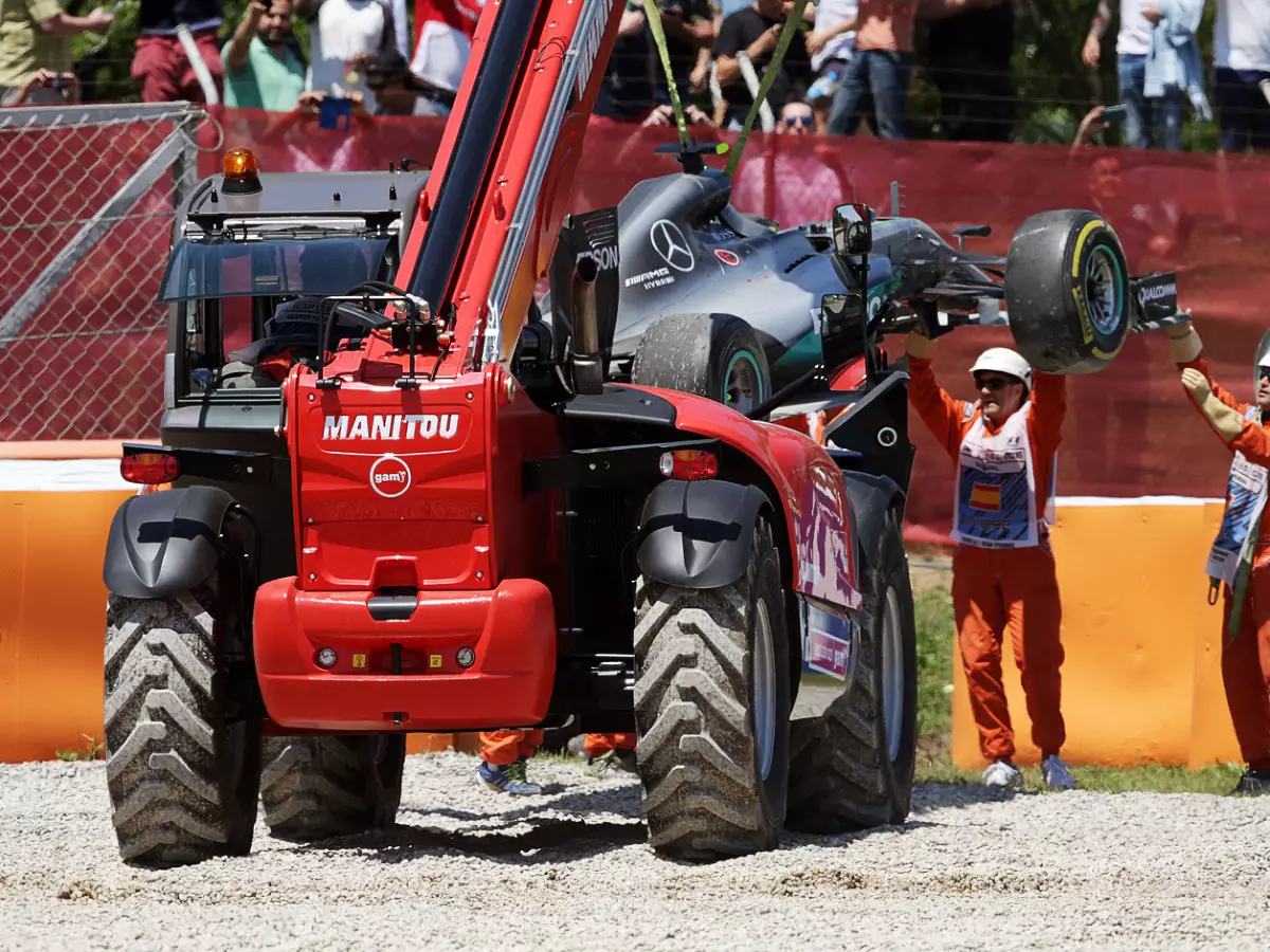 Foto zur News: Silbercrash spaltet: Stewart fordert Strafe, Villeneuve Racing