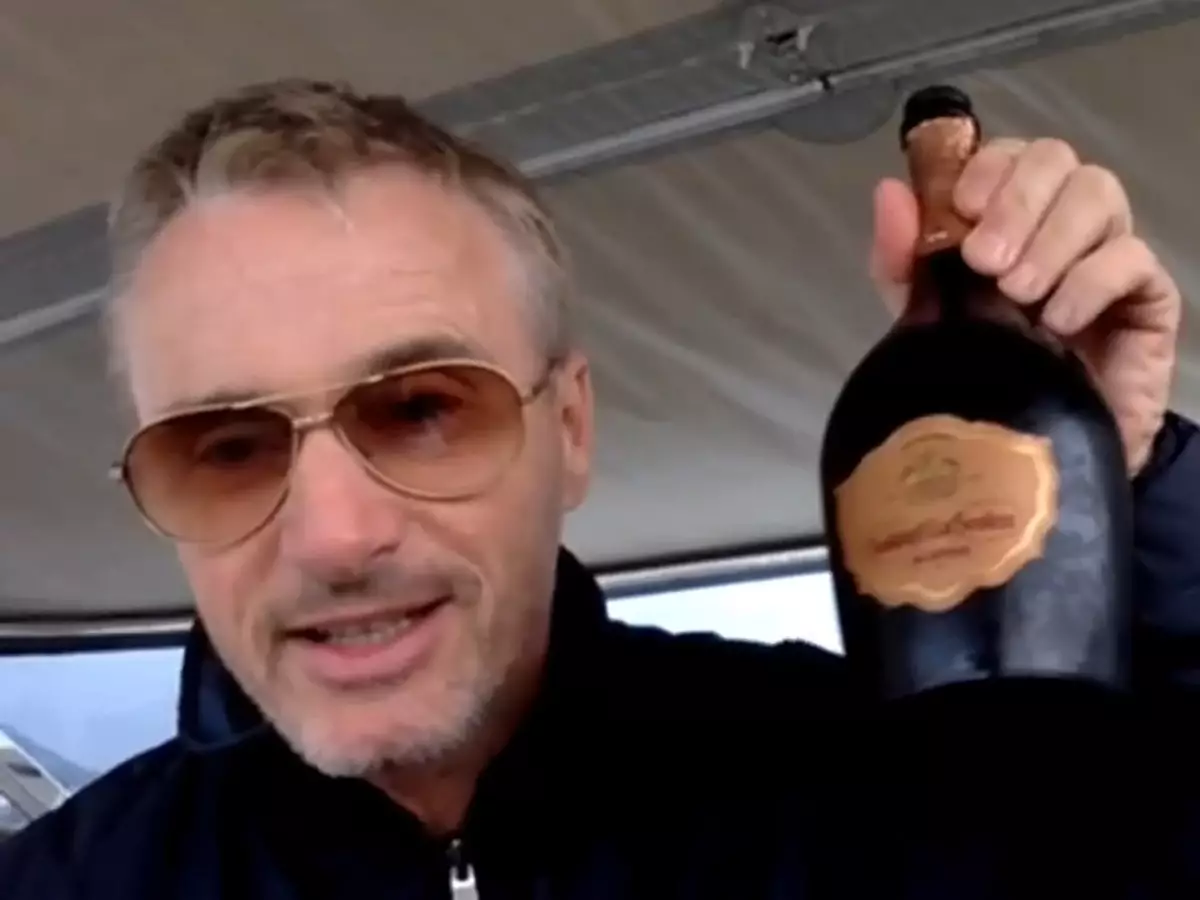 Foto zur News: Drink mit Eddie Irvine: Monaco 1996 #AND# Schumachers Blödeleien