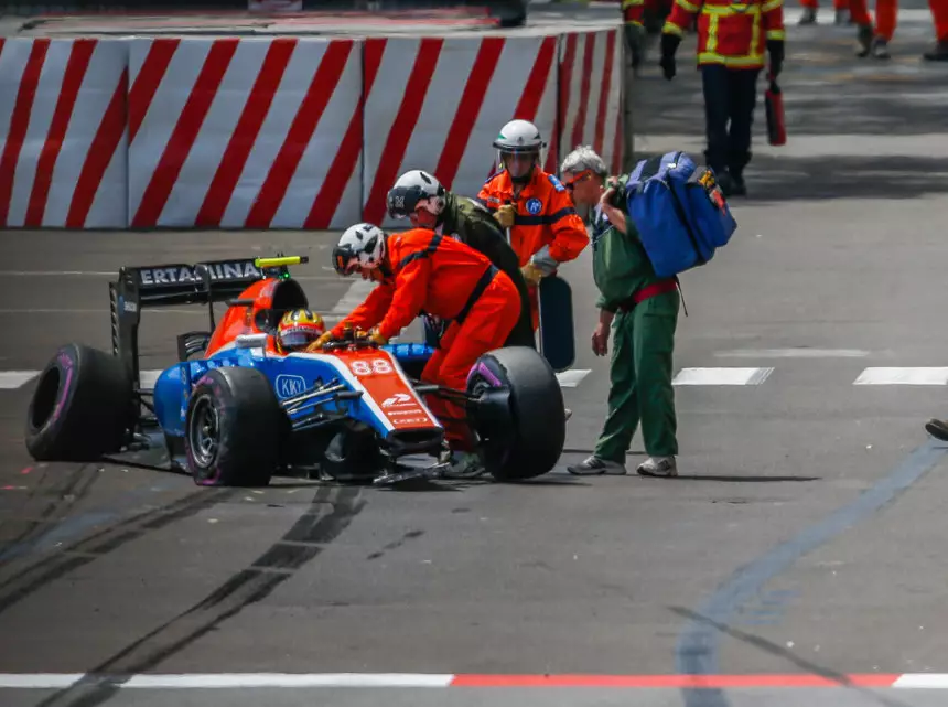 Foto zur News: Haryanto crasht in Hafenschikane: Rote Laterne für Manor