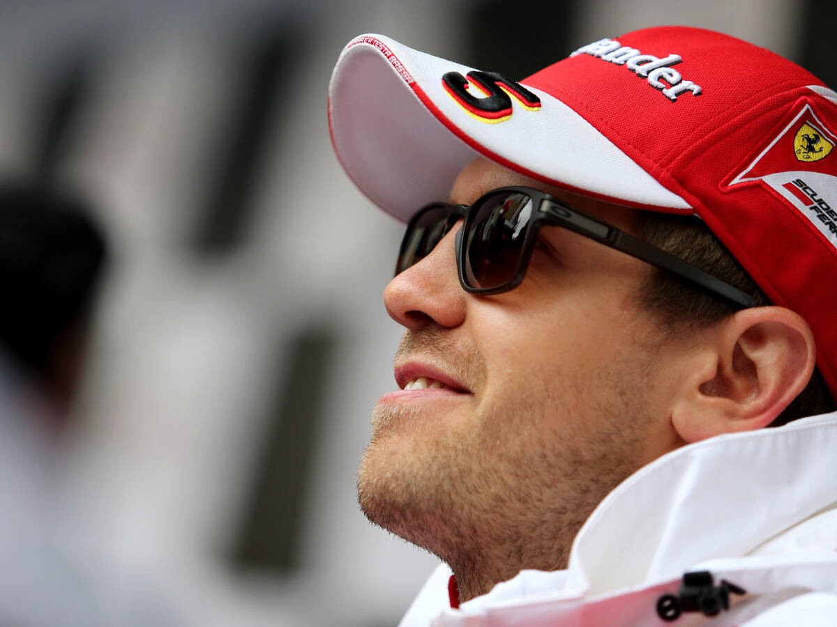 Foto zur News: Vettel versteht Journalisten nicht: Ferrari weiter Nummer zwei