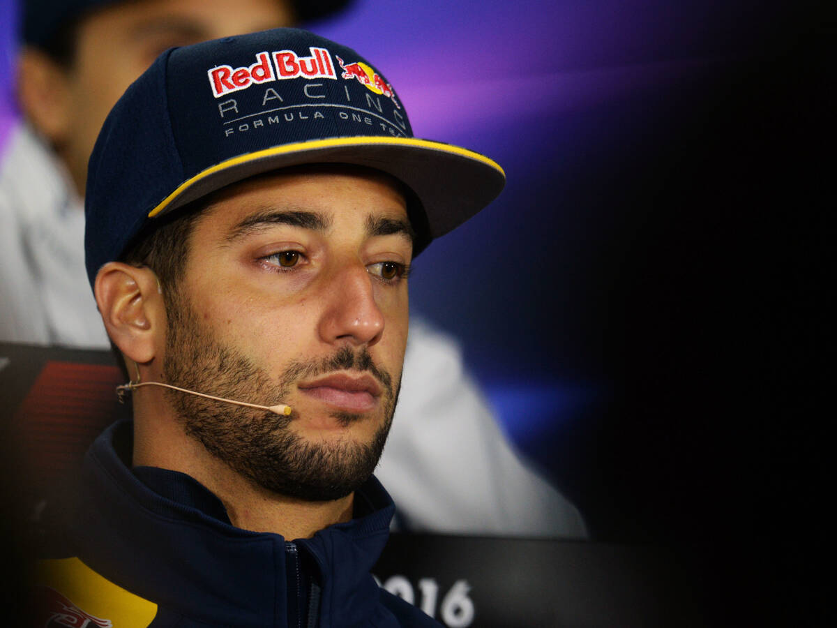 Foto zur News: Daniel Ricciardo fordert von Red Bull WM-fähiges Auto
