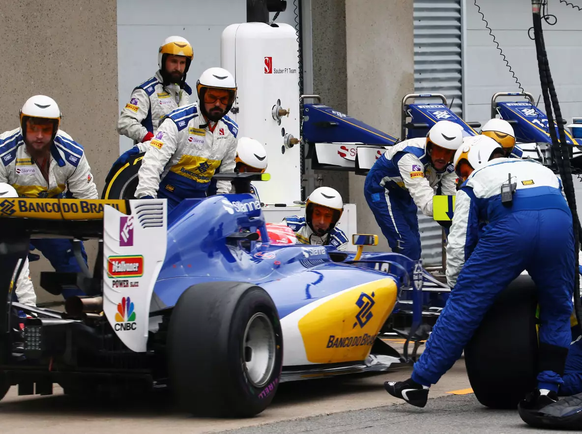 Foto zur News: Startkollision bremst Sauber in Kanada