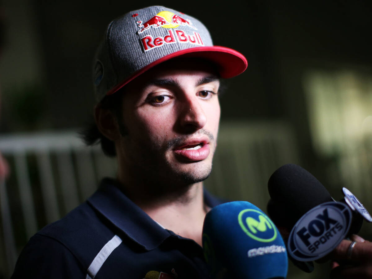 Foto zur News: Red-Bull-Plätze blockiert: Sainz möchte trotzdem Bulle bleiben
