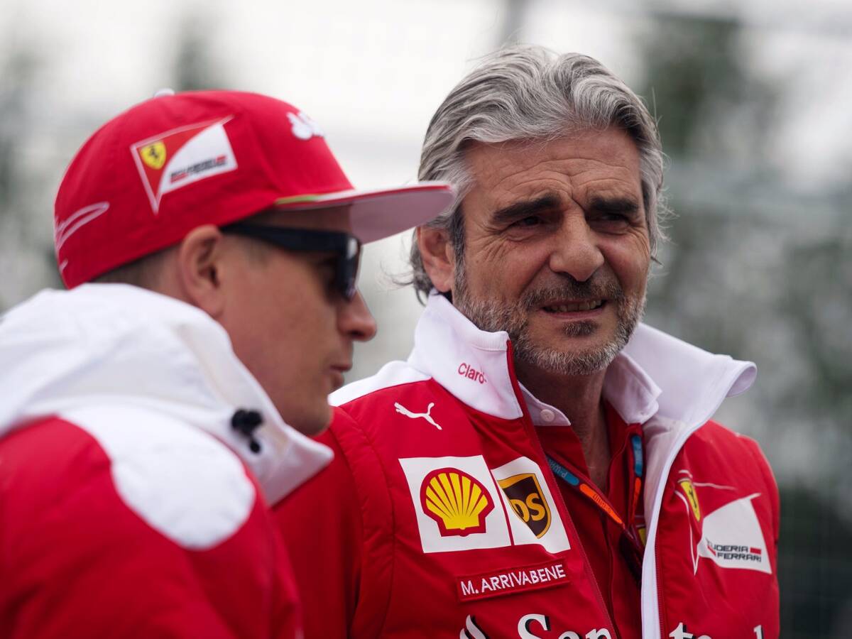 Foto zur News: Ex-Pilot kritisiert Ferrari: Lieber Sainz als Rentner Räikkönen