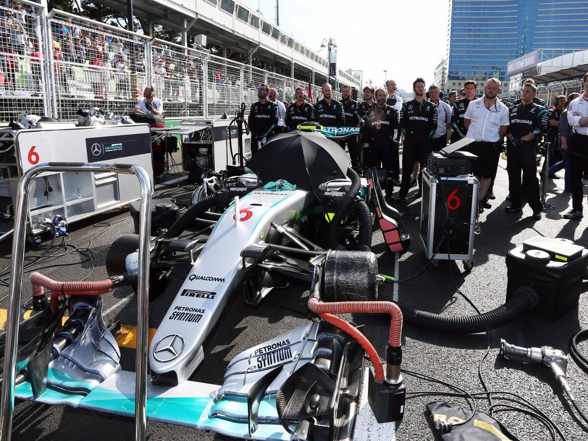 Foto zur News: Reifendruck: Wie Mercedes die Konkurrenz austrickst