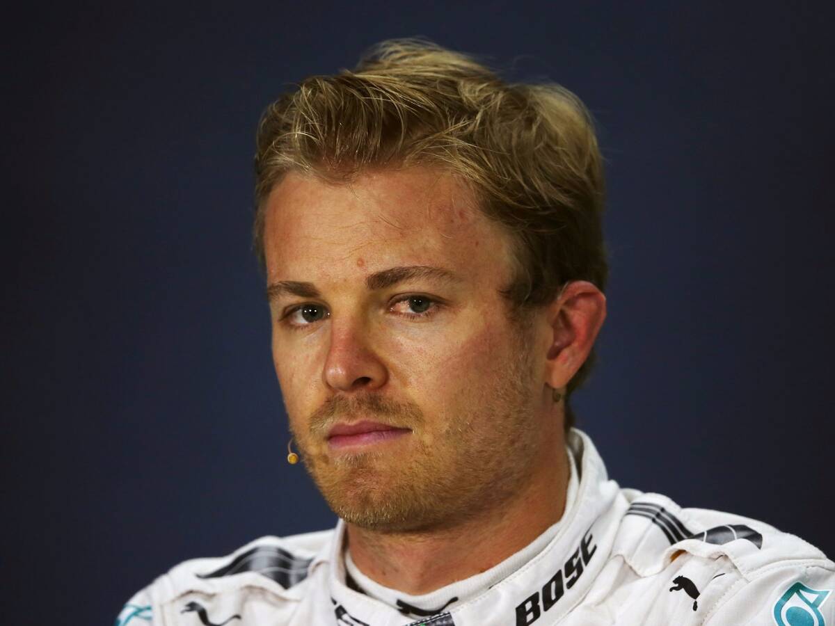 Foto zur News: Zehn-Sekunden-Strafe: Rosberg für Hamilton-Crash bestraft