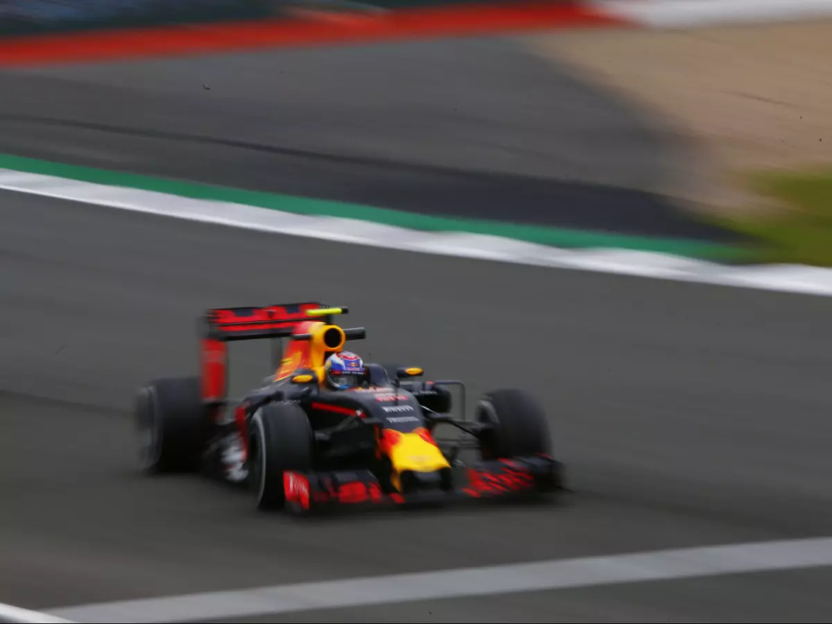 Foto zur News: Red Bull in Silverstone erster Verfolger von Mercedes?