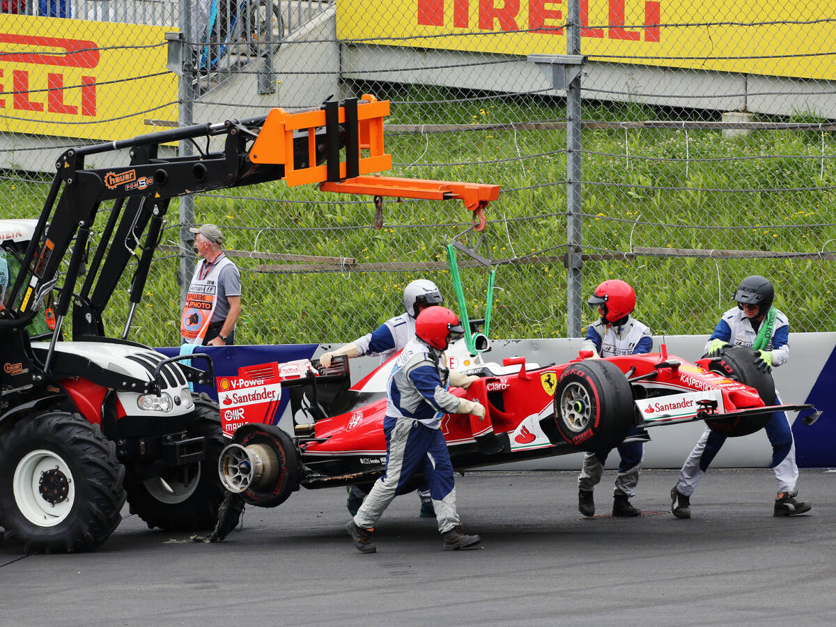 Foto zur News: Pirelli-Motorsportchef Hembery: "Fahrer müssen Helden sein"