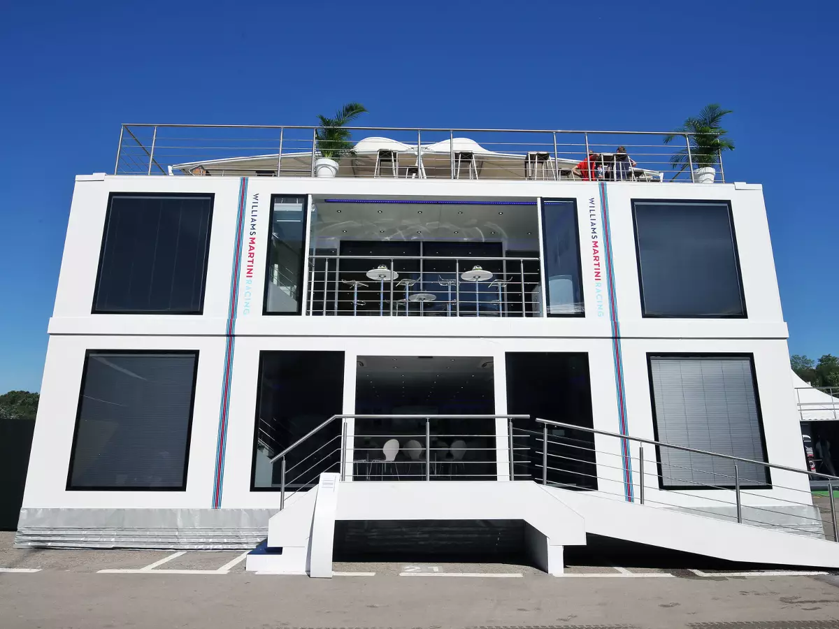 Williams Motorhome Foto zur News: Hinter den Kulissen: So arbeiten Formel-1-Logistik-Teams