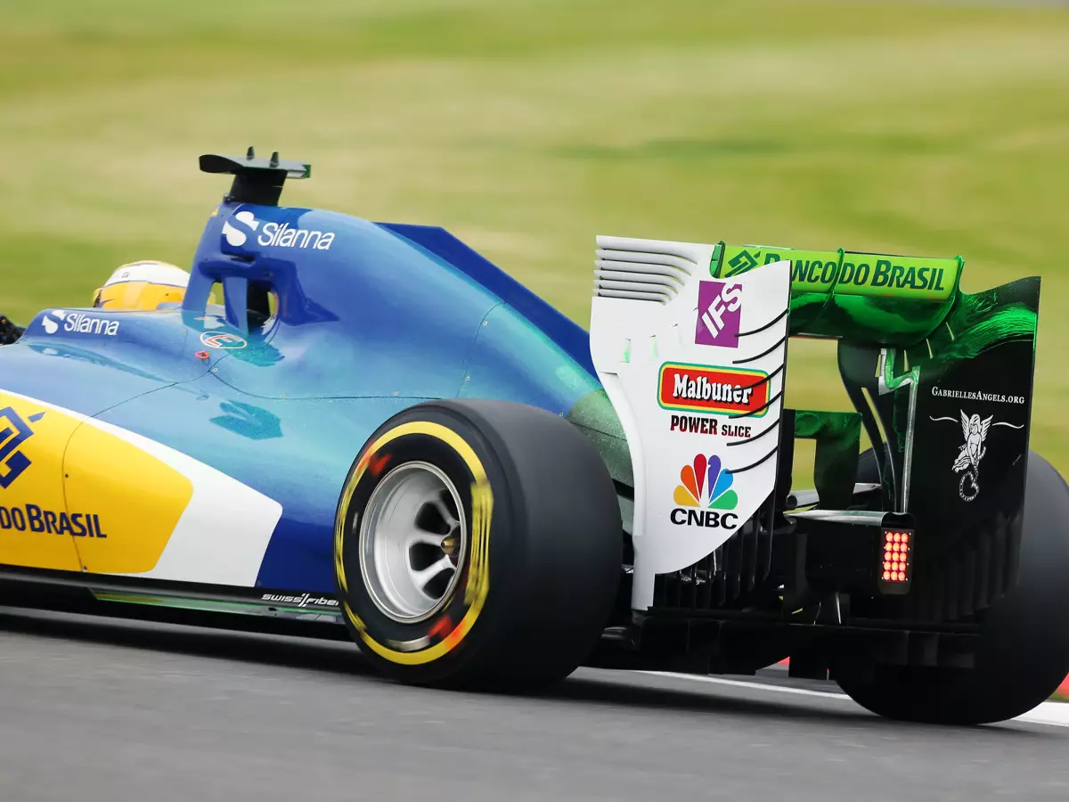 Foto zur News: Endlich ein neues Teil: Sauber-Team testet neuen Heckflügel