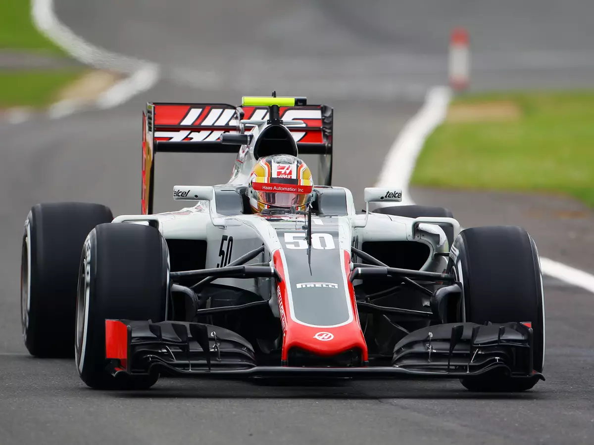 Charles Leclerc Foto zur News: Haas: Neuer Pilot in Silverstone, neue Teile in Singapur