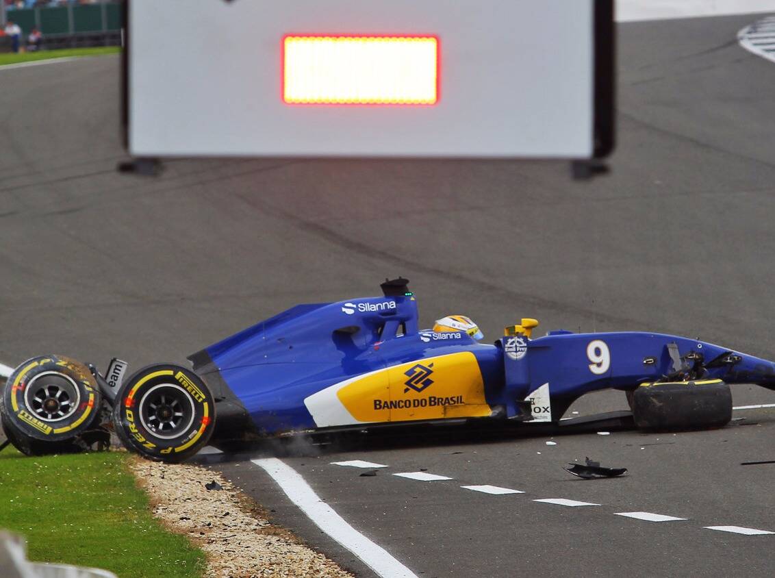 Foto zur News: Formel 1 Silverstone: Ericsson-Crash und Hamilton-Bestzeit