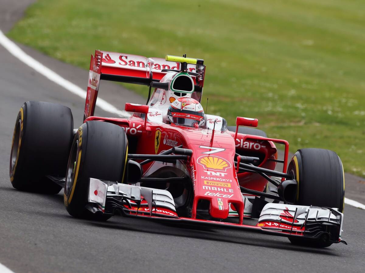 Foto zur News: Kimi Räikkönen vor Sebastian Vettel: "Ist doch egal"