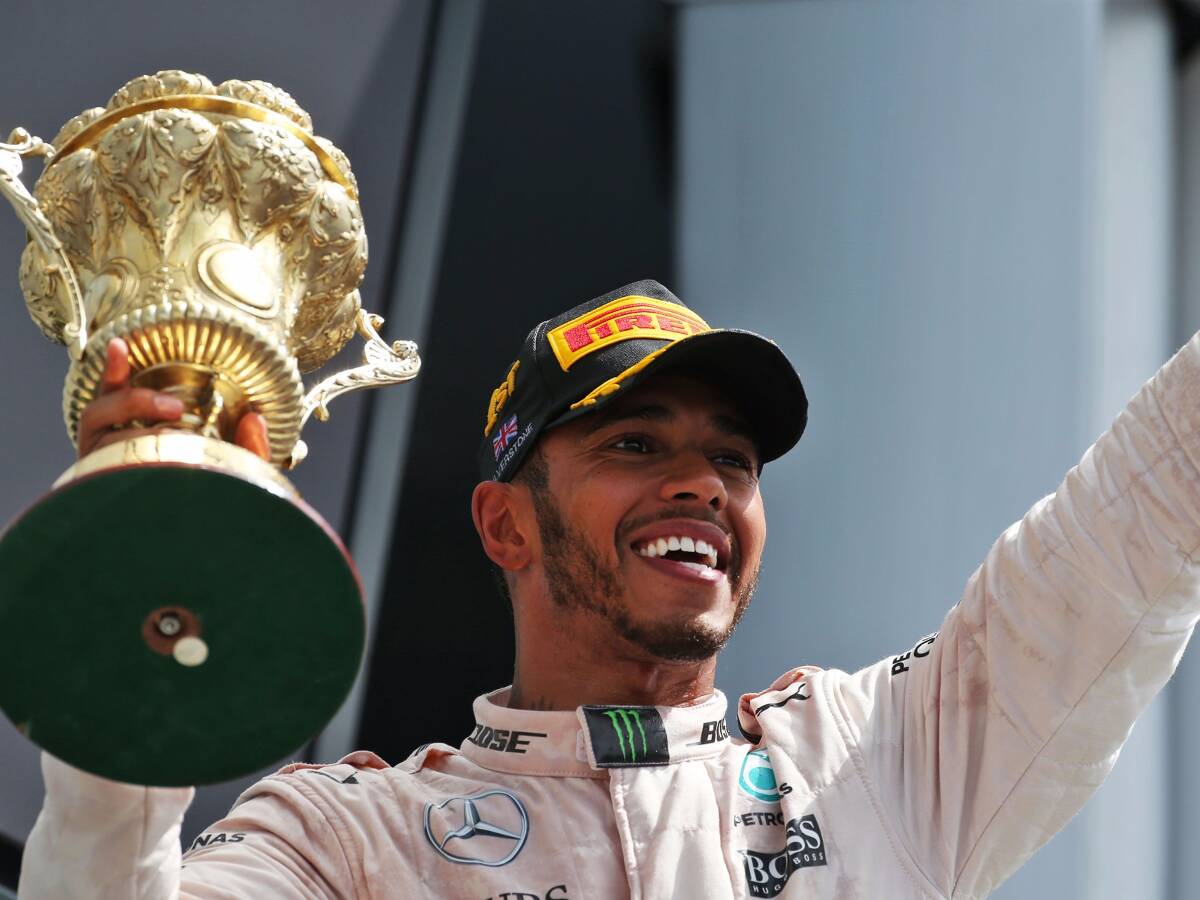 Foto zur News: Trotz Ausritt: Hamilton feiert dritten Silverstone-Sieg in Serie