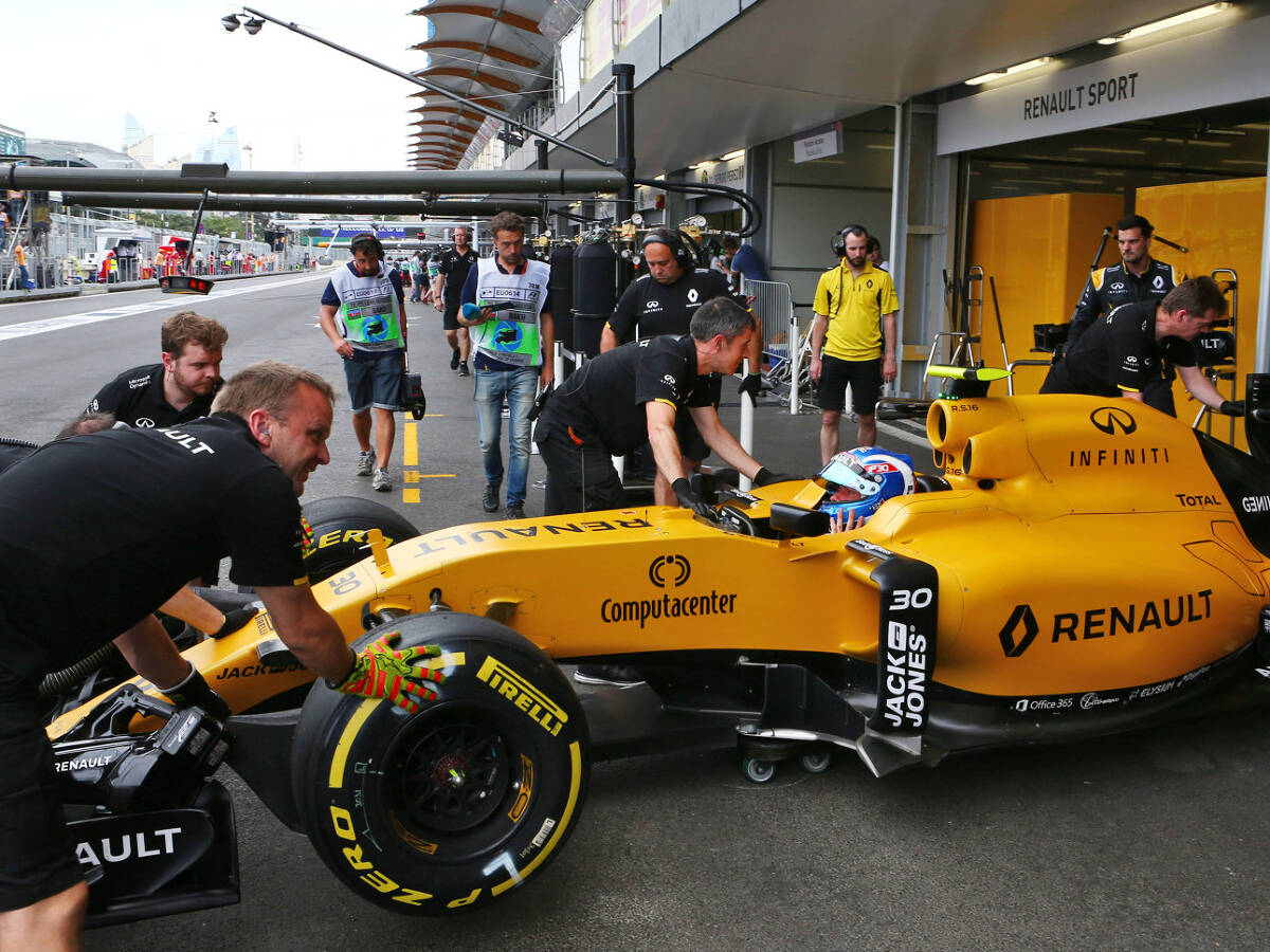 Foto zur News: Doppelausfall in Silverstone: Getriebe lässt Renault im Stich