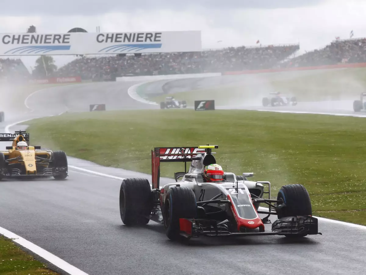 Foto zur News: Blackout an der Boxenmauer: Haas erlebt Silverstone-Desaster