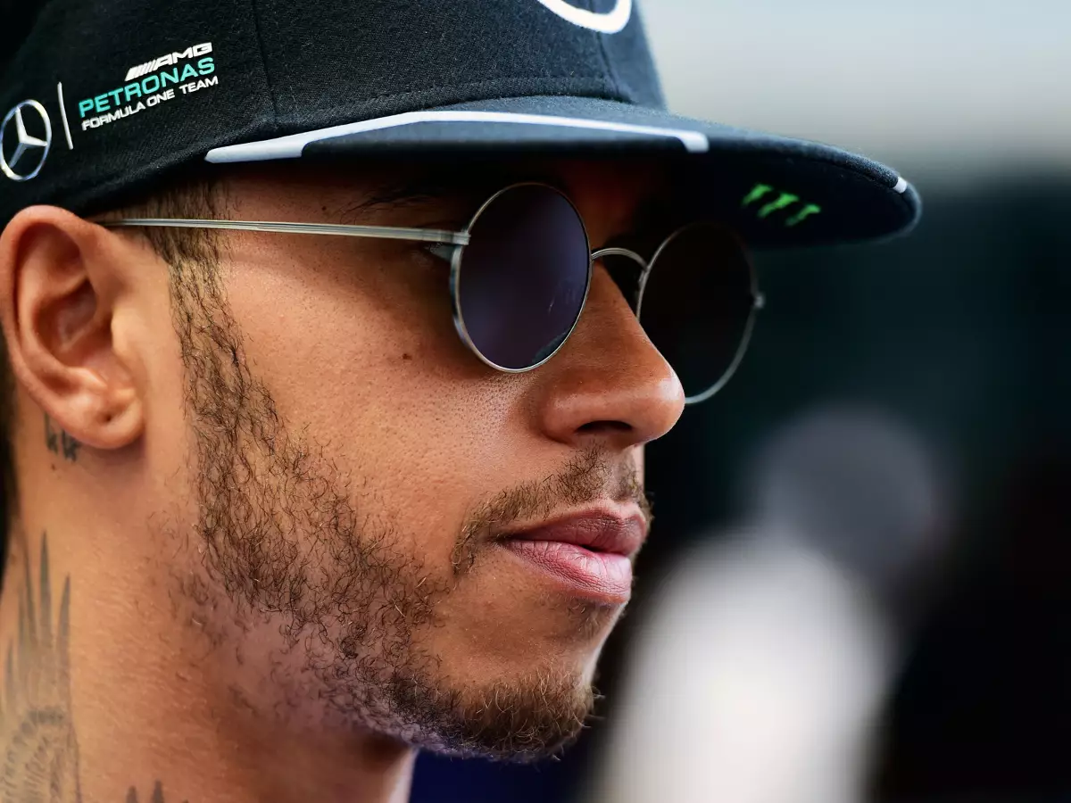 Foto zur News: Hamilton nach Crash cool: "Ich schaue jetzt einen Film..."