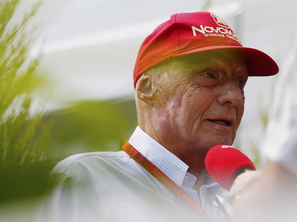 Foto zur News: Zu weit gegangen: Niki Lauda übt Kritik an Charlie Whiting