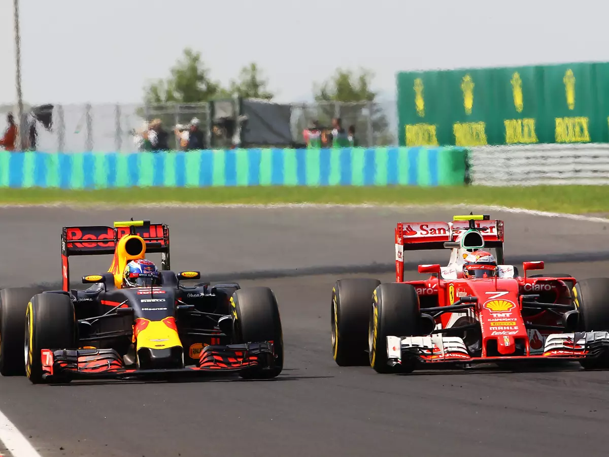 Foto zur News: Duell am Limit: Kühler Verstappen lässt "Iceman" brodeln