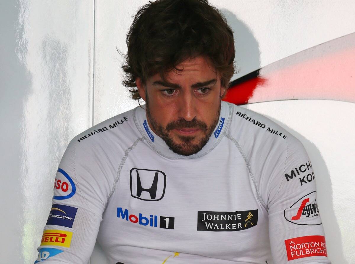 Foto zur News: Alonso schimpft über ständige Änderungen: "Ich gebe auf"