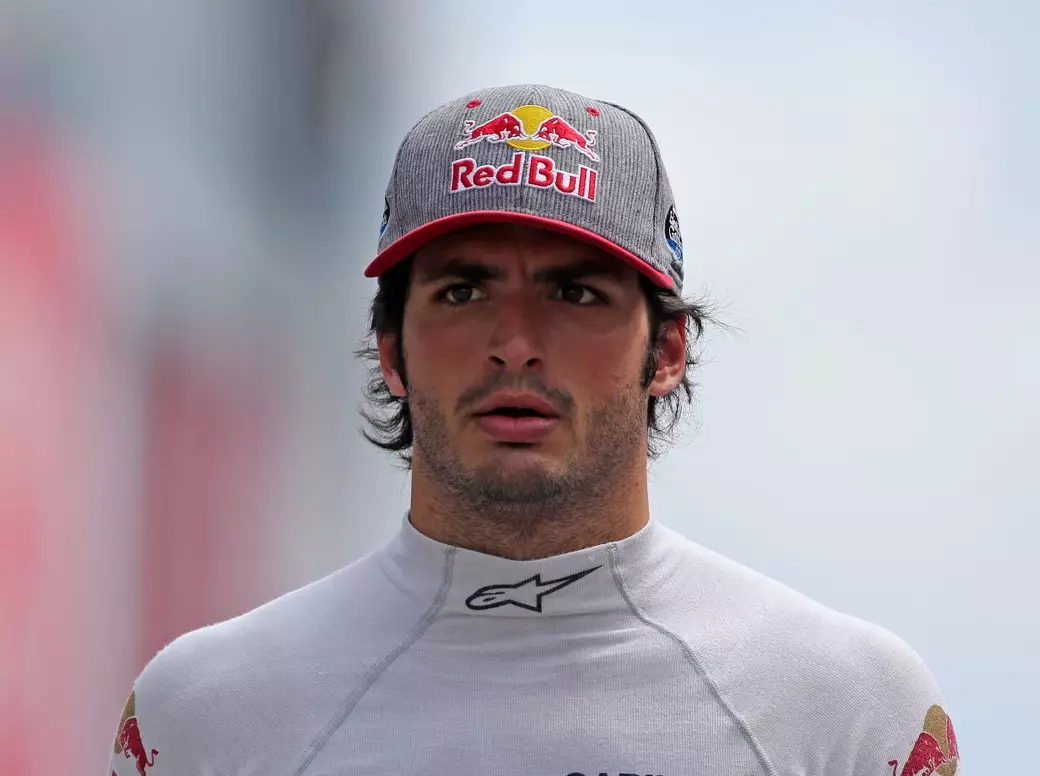 Carlos Sainz Foto zur News: Carlos Sainz: "Neue Formel-1-Regeln 2017 ein Vorteil für mich"