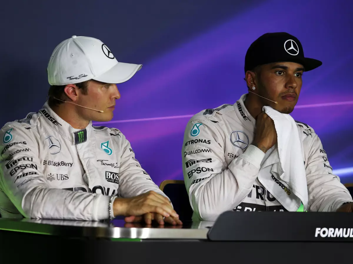 Nico Rosberg, Lewis Hamilton Foto zur News: "Sicherheitsfanatiker" Hamilton: Rosberg relativiert Interview