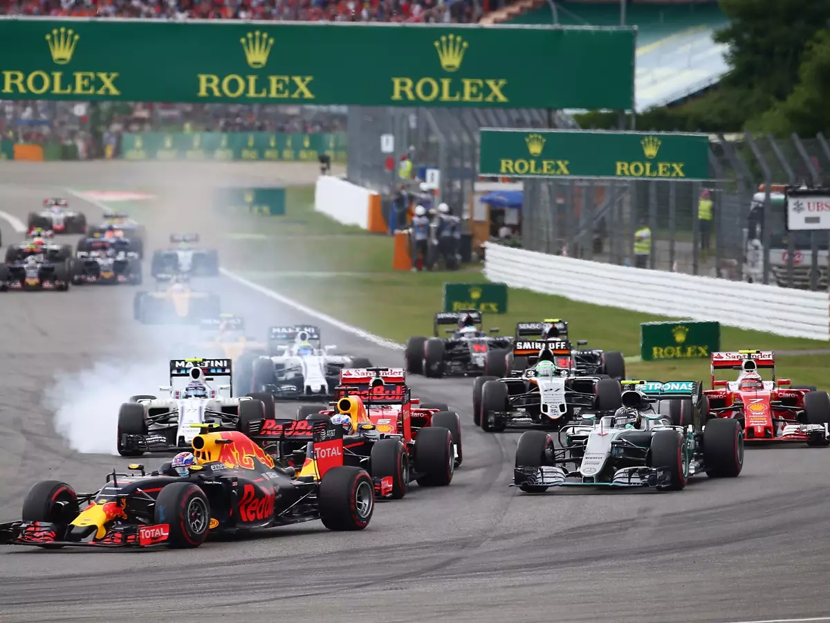 Max Verstappen Foto zur News: Fahrerfrust und Teamhoffnungen: Formel 1 2017 als Spektakel?