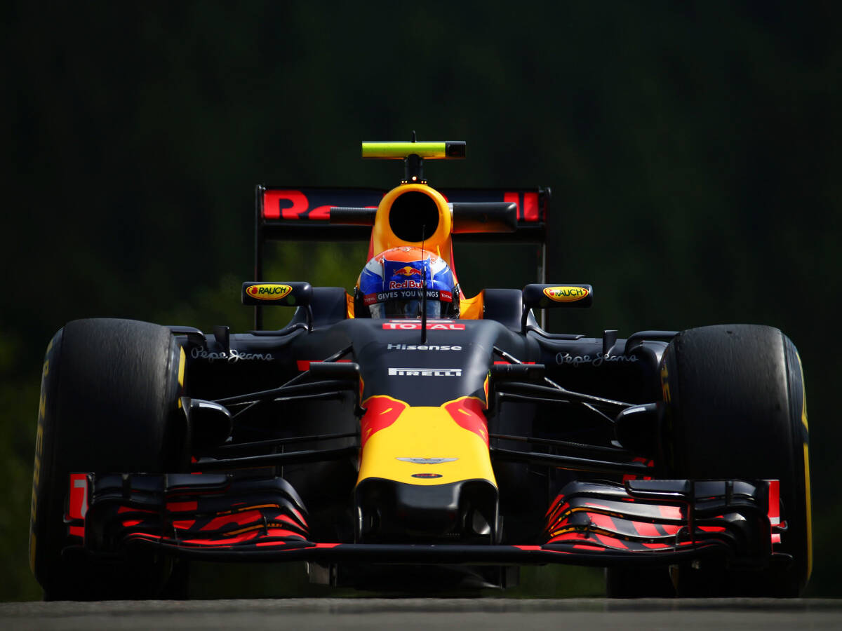 Foto zur News: Formel 1 Belgien 2016: Bestzeit für Verstappen, Mercedes blufft