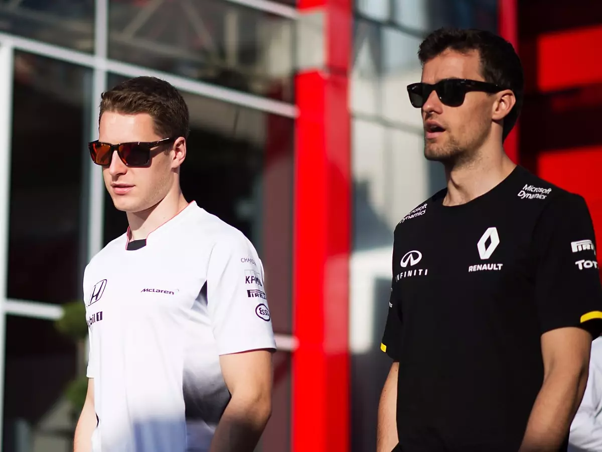 Stoffel Vandoorne, Jolyon Palmer Foto zur News: Formel-1-Cockpit: Stoffel Vandoorne hat starke Fürsprecher