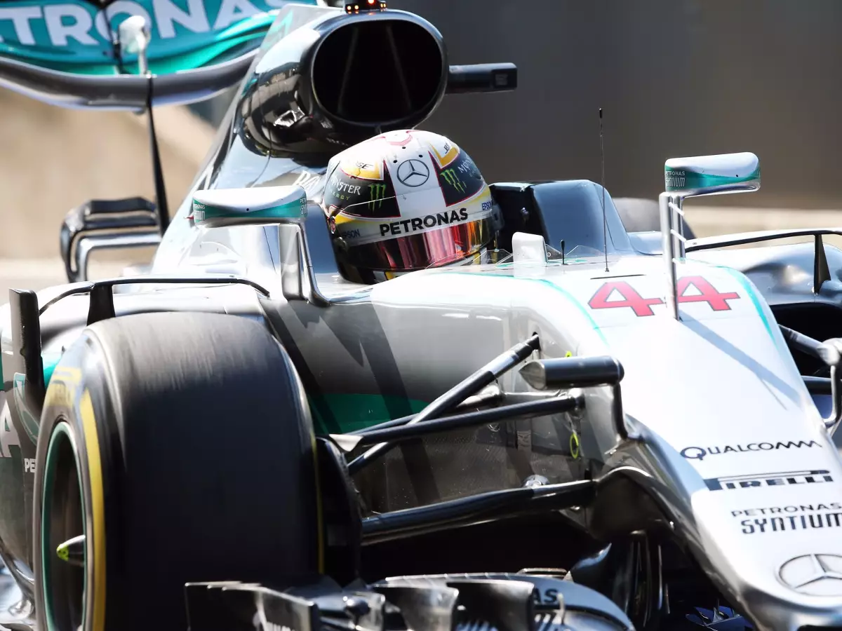 Foto zur News: Absurde Regeln: Lewis Hamilton nun bei 55 Strafplätzen