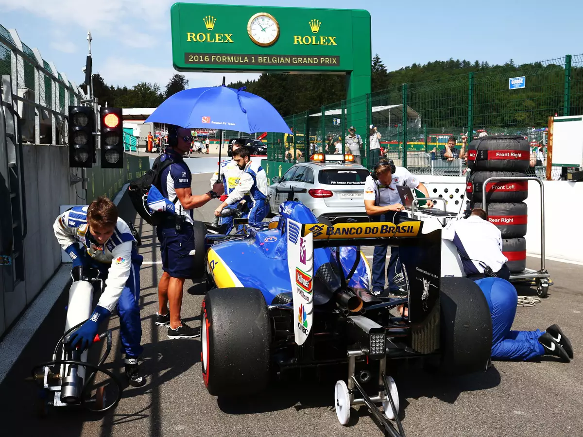 Foto zur News: Technik ärgert Sauber in Spa: "Das war ein harter Tag"