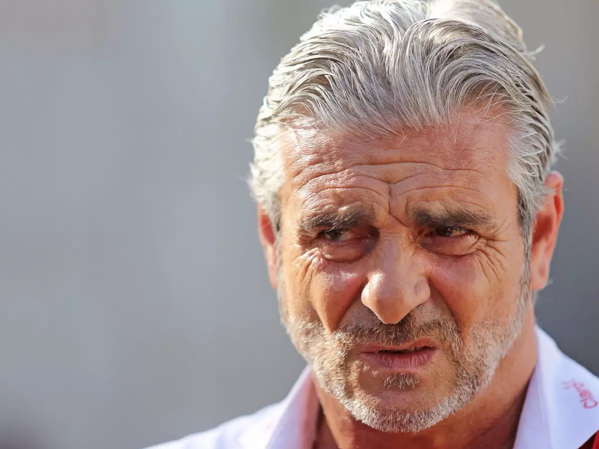 Maurizio Arrivabene Foto zur News: Ferrari-Teamchef optimistisch: "Siege noch in diesem Jahr"