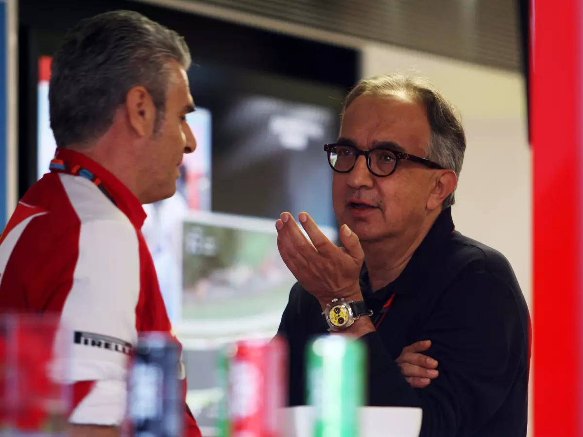 Maurizio Arrivabene, Sergio Marchionne Foto zur News: Ferrari: Umstrukturierungen im Aerodynamik-Bereich