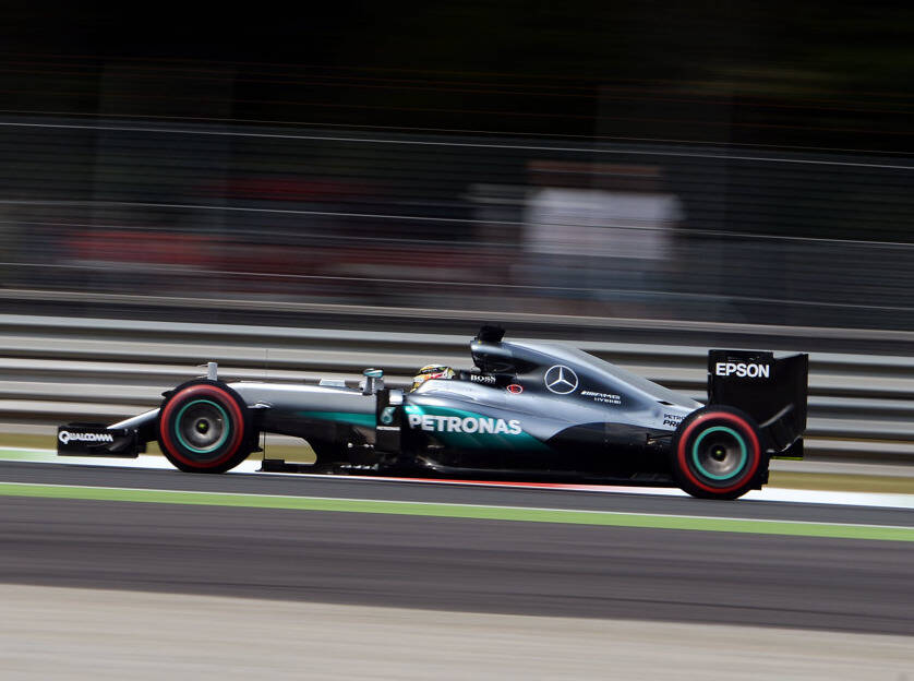 Foto zur News: Mercedes in Monza auf Kurs: Fabelzeiten auf Sparflamme