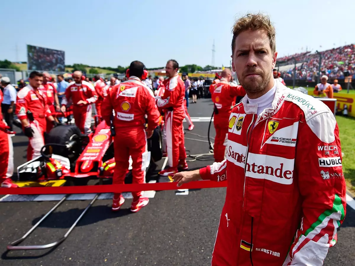 Sebastian Vettel Foto zur News: Niki Lauda: Sebastian Vettel wird Ferrari-Rolle "nicht gerecht"
