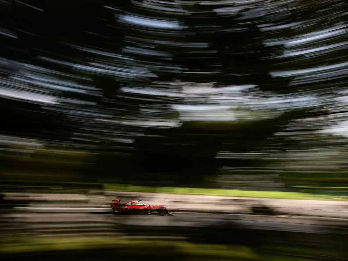 Sebastian Vettel Foto zur News: Lauda über Ferrari: Alte "Grundprobleme" existieren noch