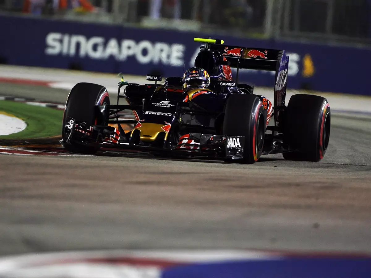 Carlos Sainz Foto zur News: Toro Rosso: Top-10-Comeback und Aero-Enttäuschung
