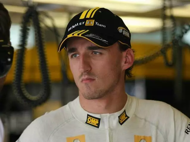 Foto zur News: Renault-Simulator: Robert Kubica zurück im Formel-1-Cockpit