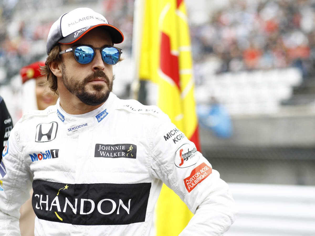 Foto zur News: Fernando Alonso: Habe Honda sofort zum Titel gratuliert