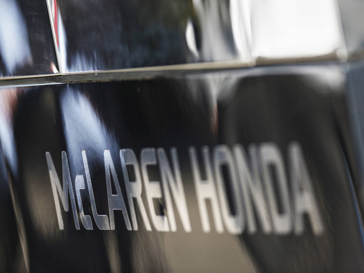Foto zur News: Ron Dennis: McLaren-Saison 2016 verdient Note fünf von zehn