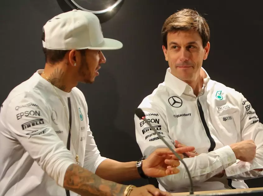 Foto zur News: Toto Wolff: Hamilton-Ferrari-Gerüchte haben "null Relevanz"