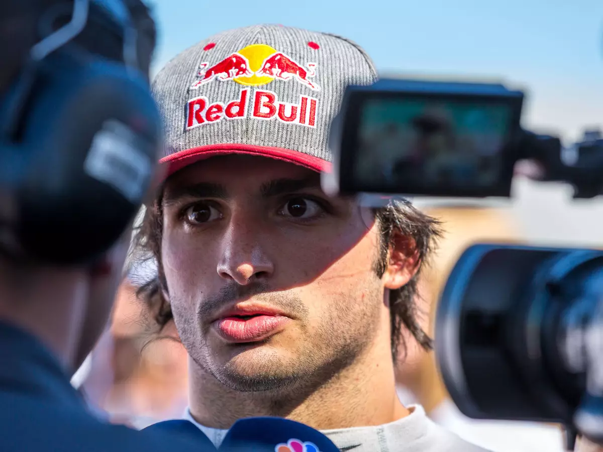 Foto zur News: Trotz Key-Personalie: Sainz will nicht ewig dritter Fahrer sein