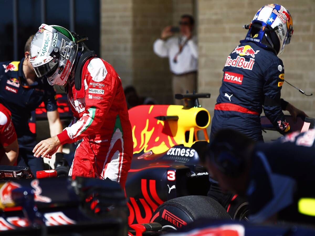 Foto zur News: Emotionen #AND# Strafen: Vettels irrer Kampf gegen Red Bull