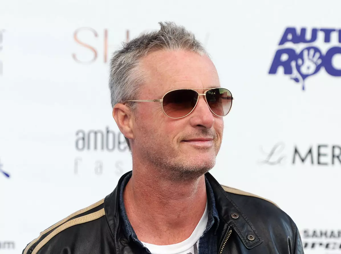 Eddie Irvine Foto zur News: Pinkeln im Formel-1-Cockpit? Ist ganz normal...